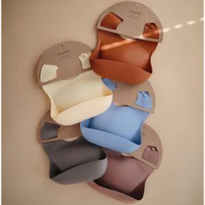 Babero Silicona Mushie Woodchuk