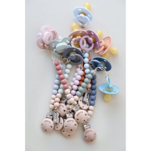 Sujetachupetes Mushie Cleo White