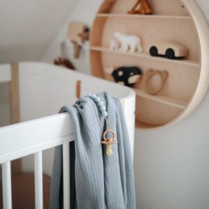 Sujetachupetes Mushie Halo Cadet Blue