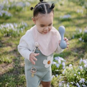 Sonajero Silicona Mushie Tradewinds